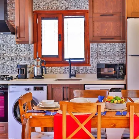 Saribelen Village 3 Bedroom 7910 Willa *